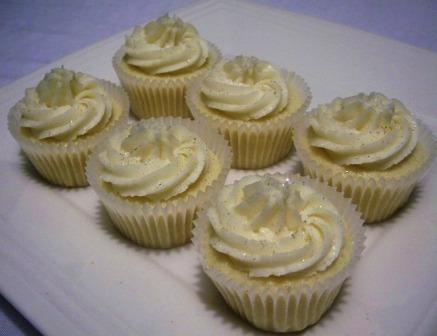 Vegan vanilla cupcakes
